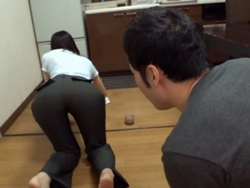 Mẹ bà xã khiêu gợi và chàng rể dâm